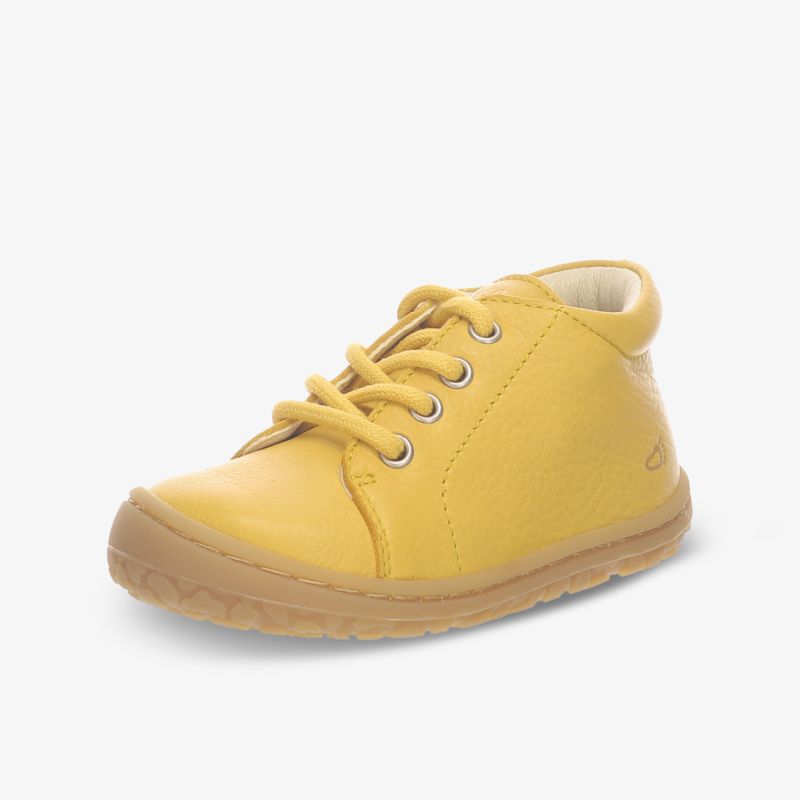 Gelber Sneaker mit rutschfester Sohle und flexibler Passform für optimalen Komfort.