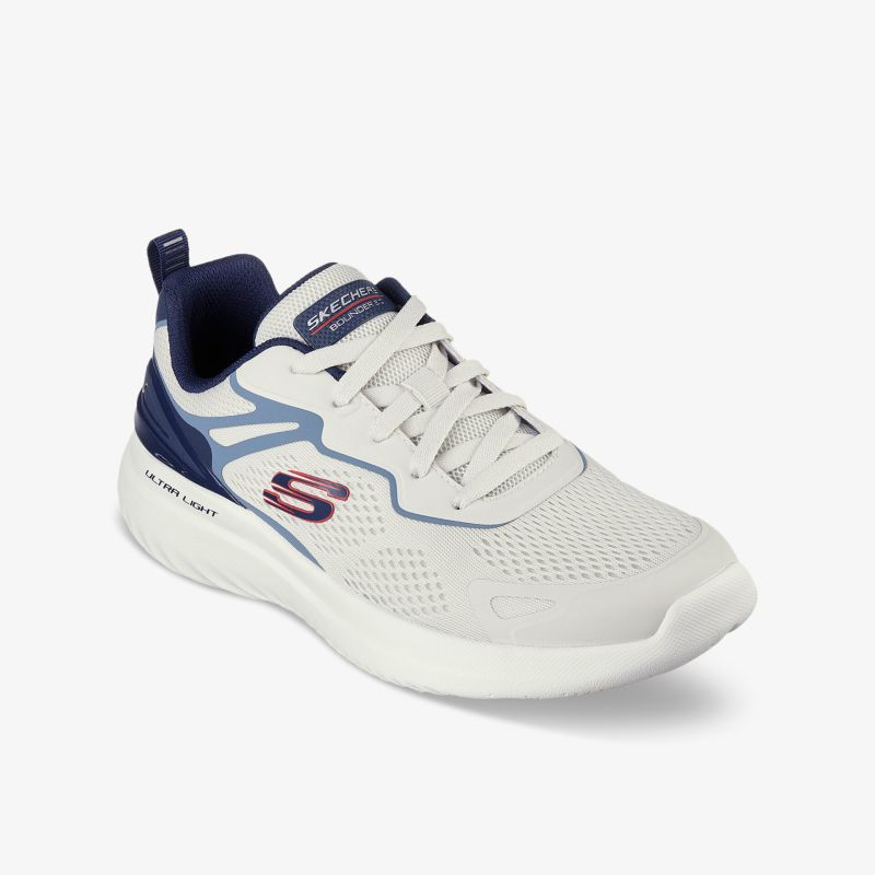 Moderner Sneaker in Weiß und Blau mit bequemer Passform und atmungsaktivem Material für täglichen Komfort.