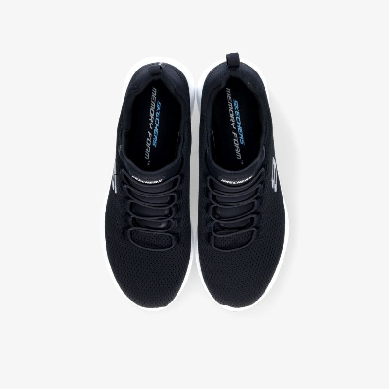 Sportliche schwarze Schuhe mit flexiblem Design und optimaler Passform für hohen Tragekomfort.