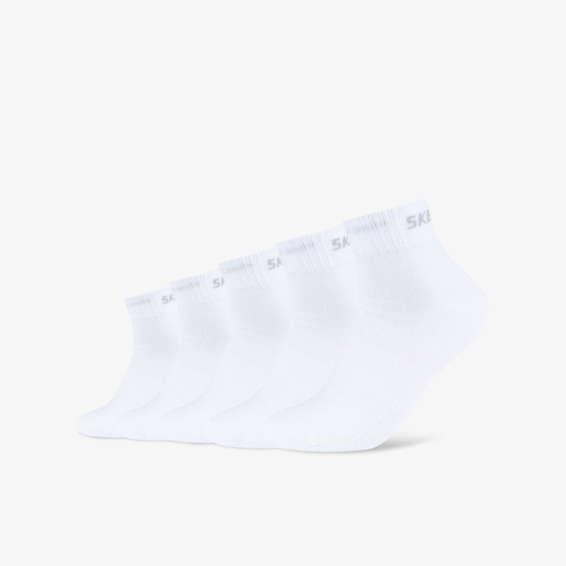 Set aus weißen, atmungsaktiven Socken mit niedrigem Schnitt für vielseitigen Tragekomfort und stilvolle Optik.
