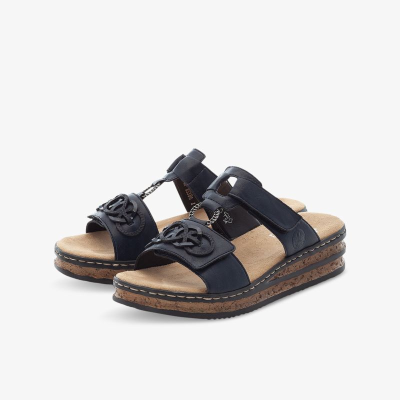 Stilvolle schwarze Sandalen mit verstellbarem Riemen und komfortabler Plateau-Sohle, ideal für den Alltag.