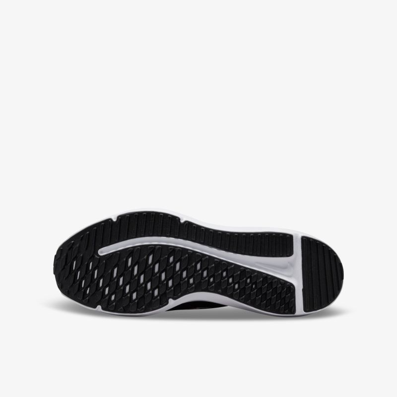 Robuste Laufsohle für optimale Traktion und Stabilität beim Sport.