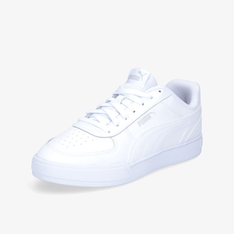 Klassischer, weißer Sneaker mit zeitlosem Design und sportlichem Komfort für vielseitige Anlässe.