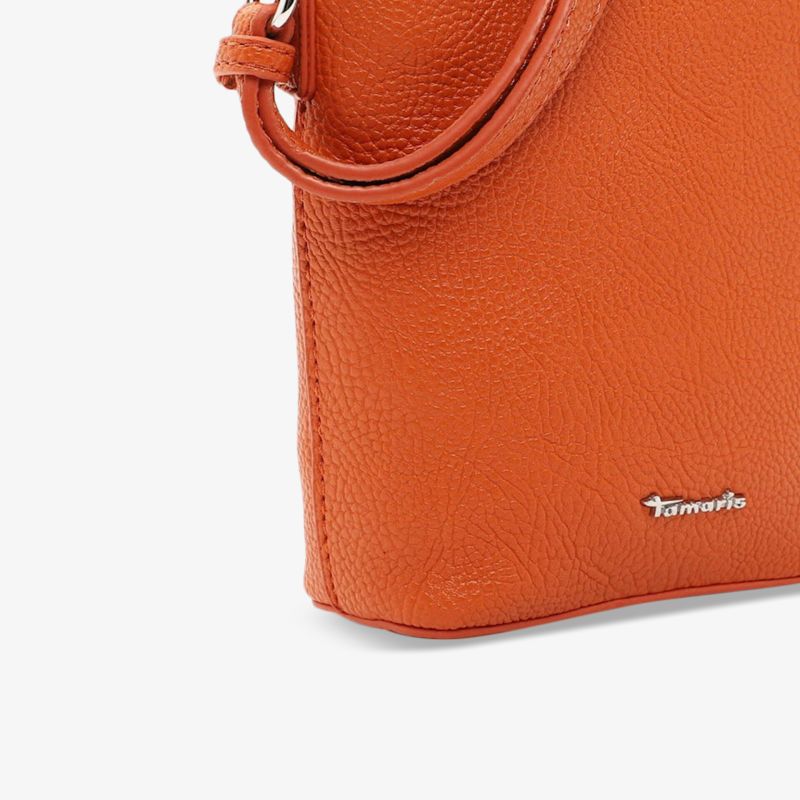 Kompakte orange Ledertasche mit feiner Struktur und elegantem Design, ideal für den täglichen Gebrauch