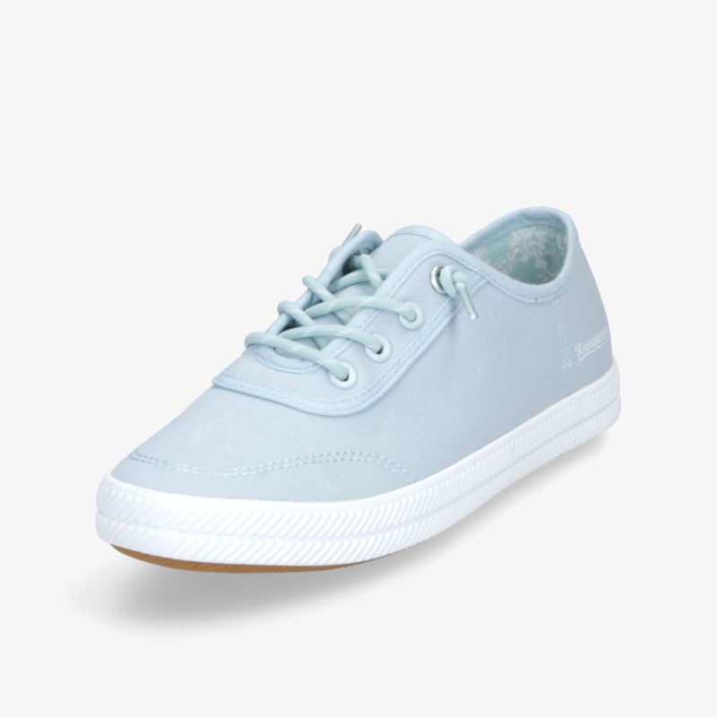 Leichter Sneaker in hellem Blau mit robuster weißer Sohle und schnürbarem, bequemem Design