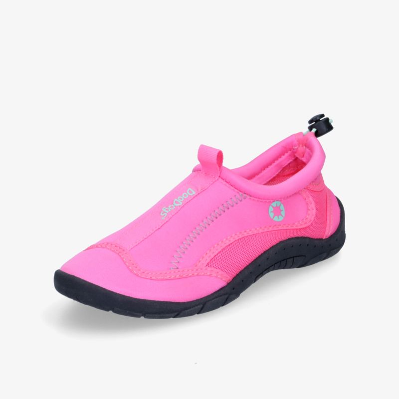 Wasserschuh in leuchtendem Pink mit rutschfester Sohle und sportlichem Design für vielseitige Outdoor-Aktivitäten.