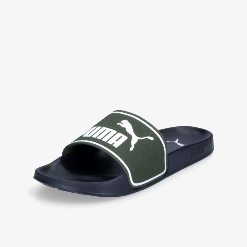 Robuste Sandale mit komfortabler Sohle und stilvollem Design, ideal für entspannte Freizeitaktivitäten.