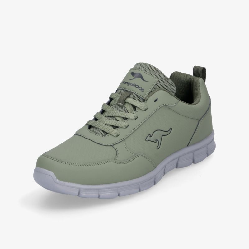Grüner Sportschuh mit flexibler, rutschfester Sohle und bequemem Design, ideal für sportliche Aktivitäten und Alltag
