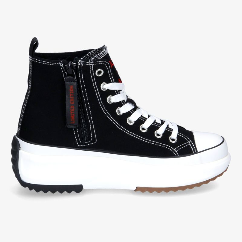 Schwarzer High-Top-Sneaker mit Kontrastnähten und seitlichem Reißverschluss auf einer Plateau-Sohle.