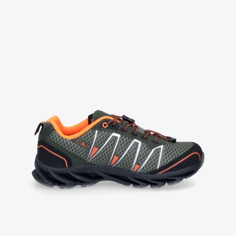 Moderner Trailrunner mit atmungsaktivem Mesh-Material und rutschfester Sohle, ideal für Outdoor-Abenteuer.