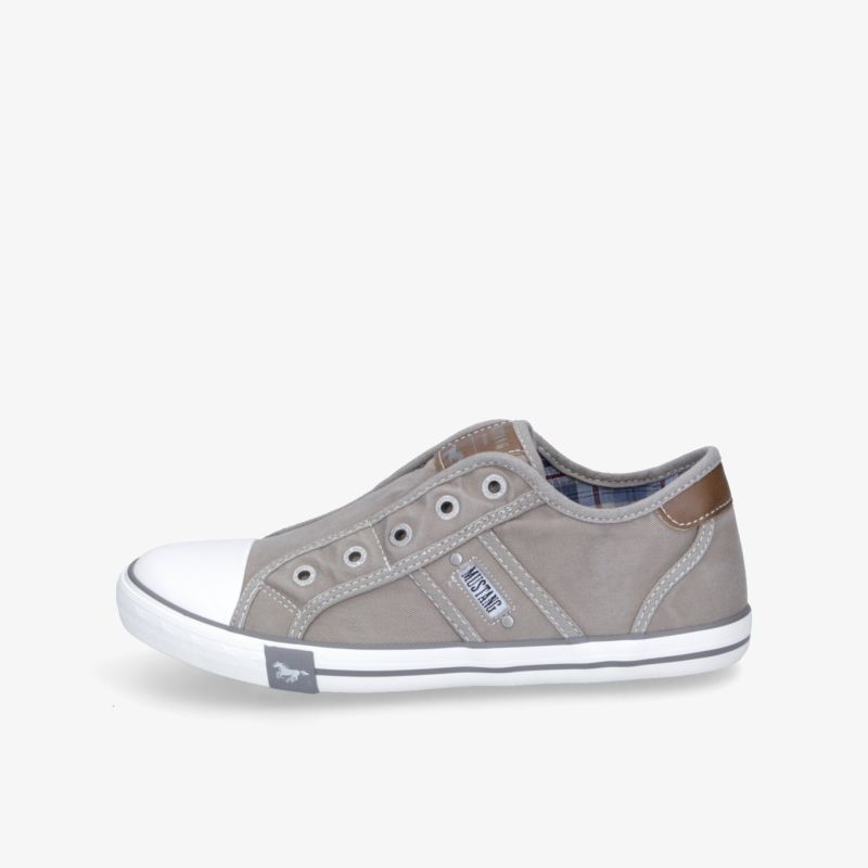 Grauer Slip-On Schuh mit flexibler Schnürung und weißer Laufsohle, bequem und leicht, seitliche Ansicht