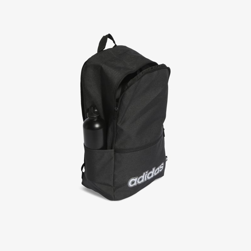 Schwarzer adidas Rucksack mit Logo und seitlichem Wasserflaschenhalter, idealer Alltagsbegleiter