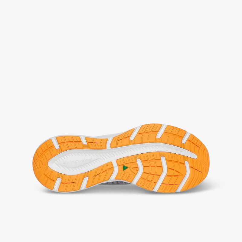 Hochwertige Schuhsohle mit rutschfestem Profil in Orange und Weiß für optimalen Halt und Komfort