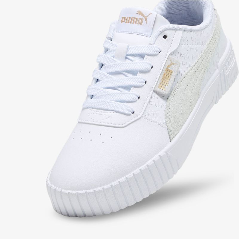 Moderner weißer Sneaker mit rutschfester Sohle und markantem Design für optimalen Komfort und Stil.