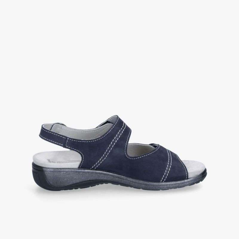 Seitliche Ansicht einer bequemen blauen Sandalette mit verstellbarem Riemen und rutschfester Sohle