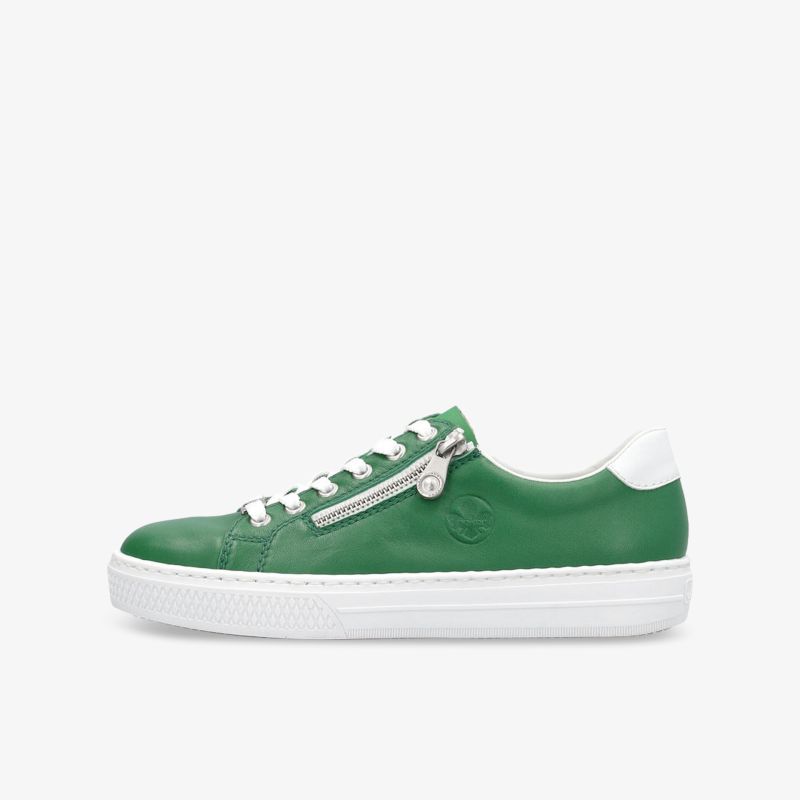 Grüner Sneaker mit seitlichem Reißverschluss und weißer Sohle, komfortabel und sportlich im modernen Design