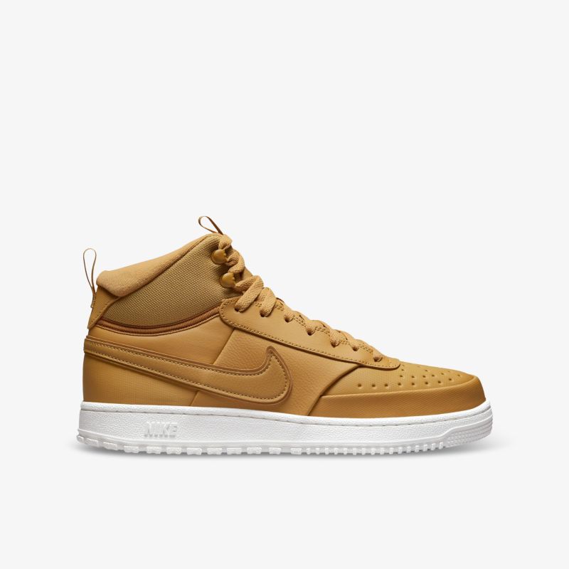 Modischer Sneaker in Lederoptik mit rutschfester Sohle und moderner Schnürung für optimalen Komfort.