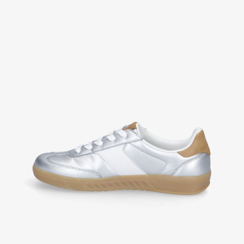 Sportlich eleganter weißer Schuh mit bequemer Passform, rutschfester Sohle und flexiblem Schnürsystem seitlich abgebildet
