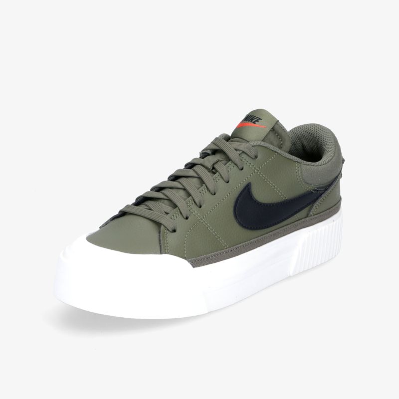 Stylischer olivgrüner Sneaker mit weißer Sohle und markantem Logo-Design, ideal für Alltag und Freizeit.