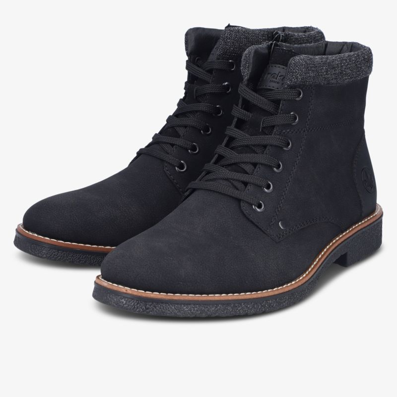 Schwarzer klassischer Schnürstiefel mit komfortablem hohen Schaft und profilierter Sohle, eleganter Look