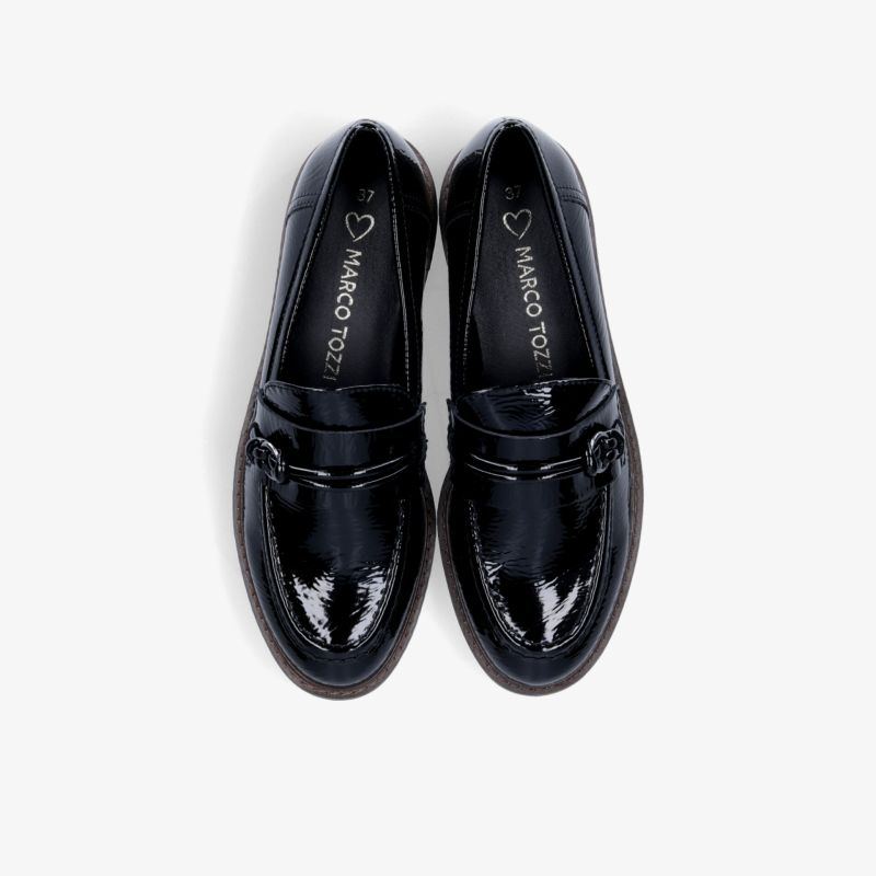 Elegantes Paar schwarzer Loafer aus glänzendem Lackleder, komfortabel und stilvoll für vielseitige Anlässe
