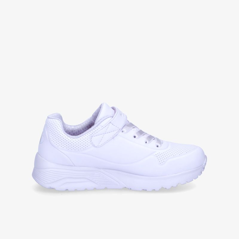 Stilvoller, atmungsaktiver weißer Sneaker, ideal für Komfort und Vielseitigkeit im Alltag