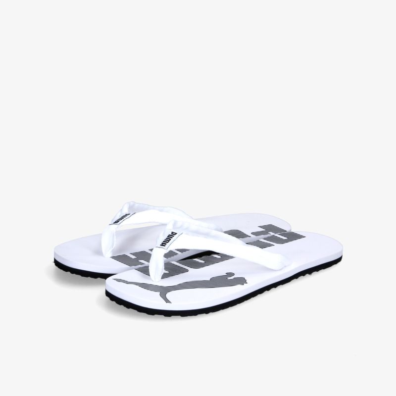 Stylische weiße Flip-Flops mit schwarzem Print, ideal für Sommer und Strand, bieten hohen Tragekomfort.