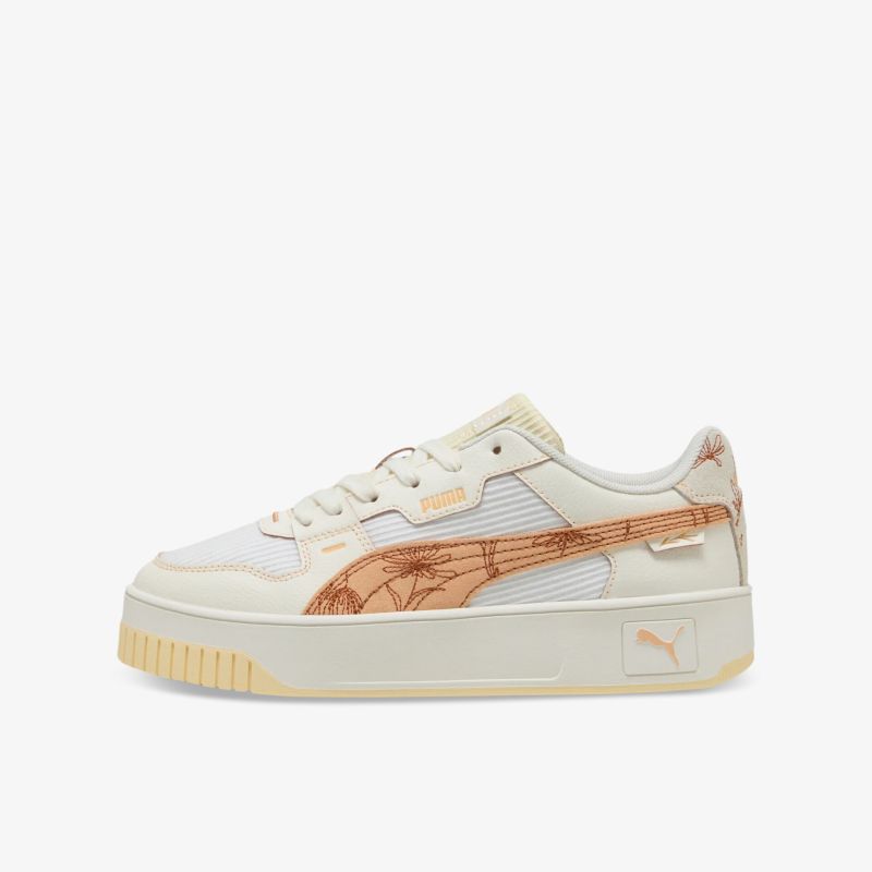 Beiger Sneaker mit seitlicher Musterung, komfortabel und modisch, gepolsterter Rand und robuste Sohle für Alltag