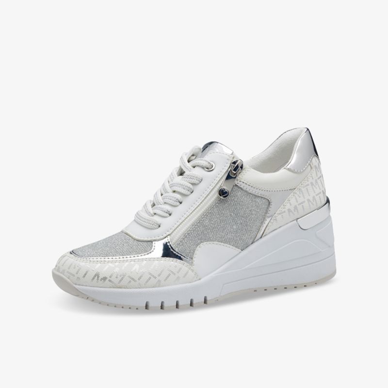 Moderner silberner Sneaker mit Wedgesohle und praktischem Reißverschluss für hohen Tragekomfort