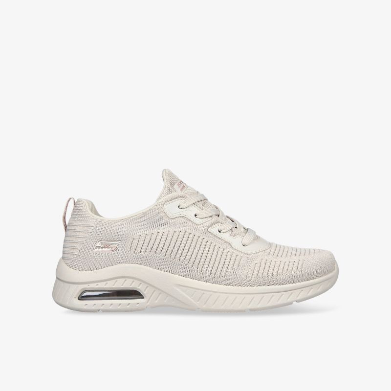 Beiger Sneaker in klarer Seitenansicht mit atmungsaktivem Mesh, leichter Sohle und gepolsterter Innensohle
