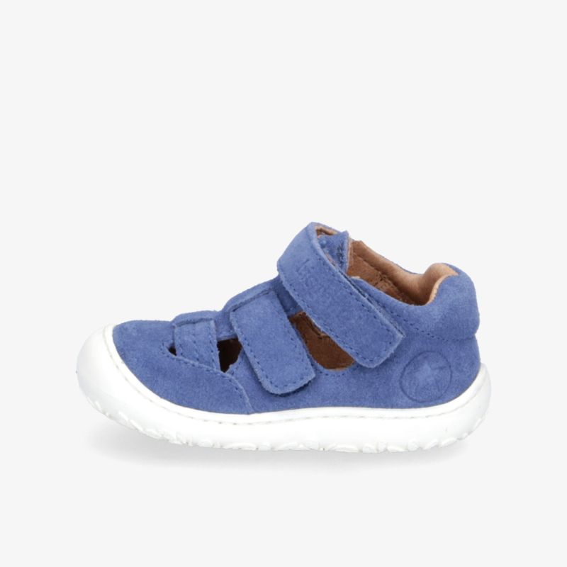 Blauer Schuh mit Klettverschluss für bequemen und sicheren Halt, flexible und rutschfeste Sohle