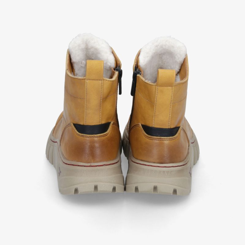 Robuste Outdoor-Stiefel mit warmem Innenfutter und rutschfester Sohle, ideal für kalte Bedingungen