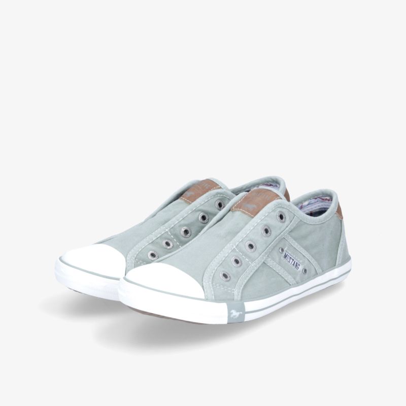 Trendige Sneakers in Grau mit Steppmuster und elastischem Einsatz für einfaches Anziehen.