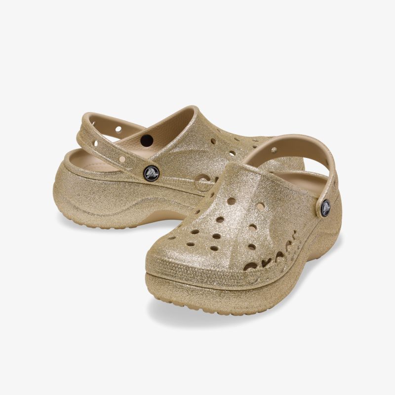 Beige Kunststoffclogs mit Belüftungslöchern, leichter und bequemer Schuh für vielseitigen Gebrauch