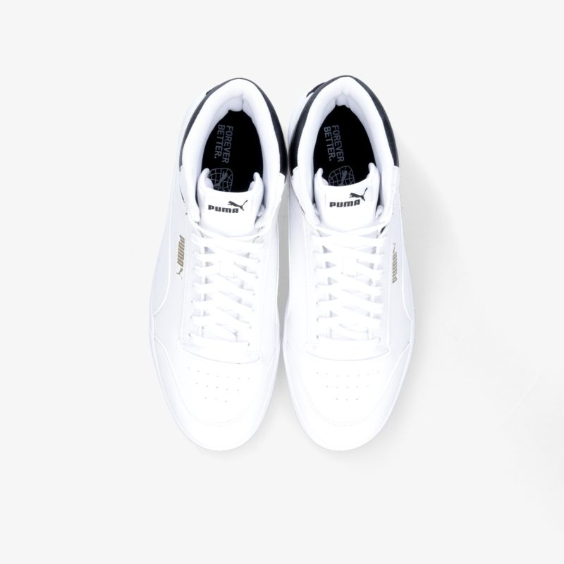 Weiße Sneaker von oben mit stilvollem Design und bequemer Passform, ideal für verschiedene Anlässe.