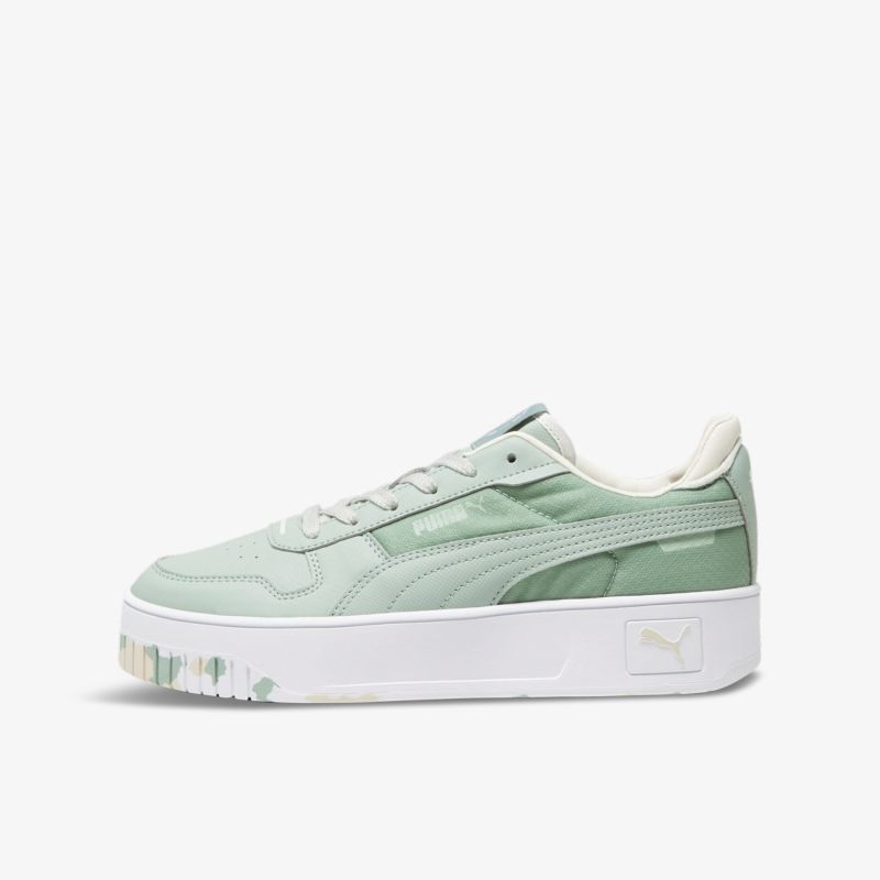 Moderner, leichter Sneaker in sanftem Grün mit komfortabler Sohle und stilvollen Details für vielseitigen Einsatz.