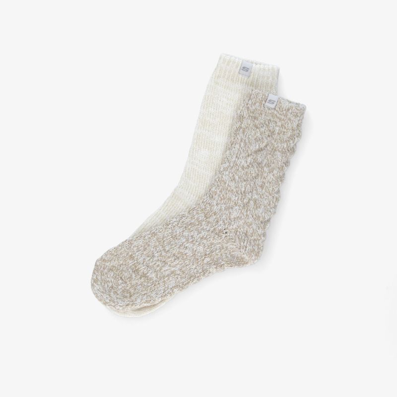 Weiche und warme Kuschelsocken in hellem und meliertem Grau, perfekt für behaglichen Komfort