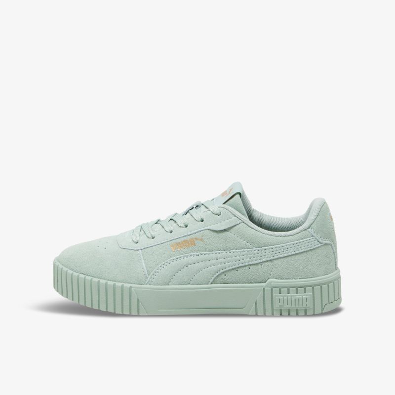 Eleganter grüner Sneaker mit moderner Sohle und dezenter Logo-Applikation. Perfekt für vielseitige Styles.