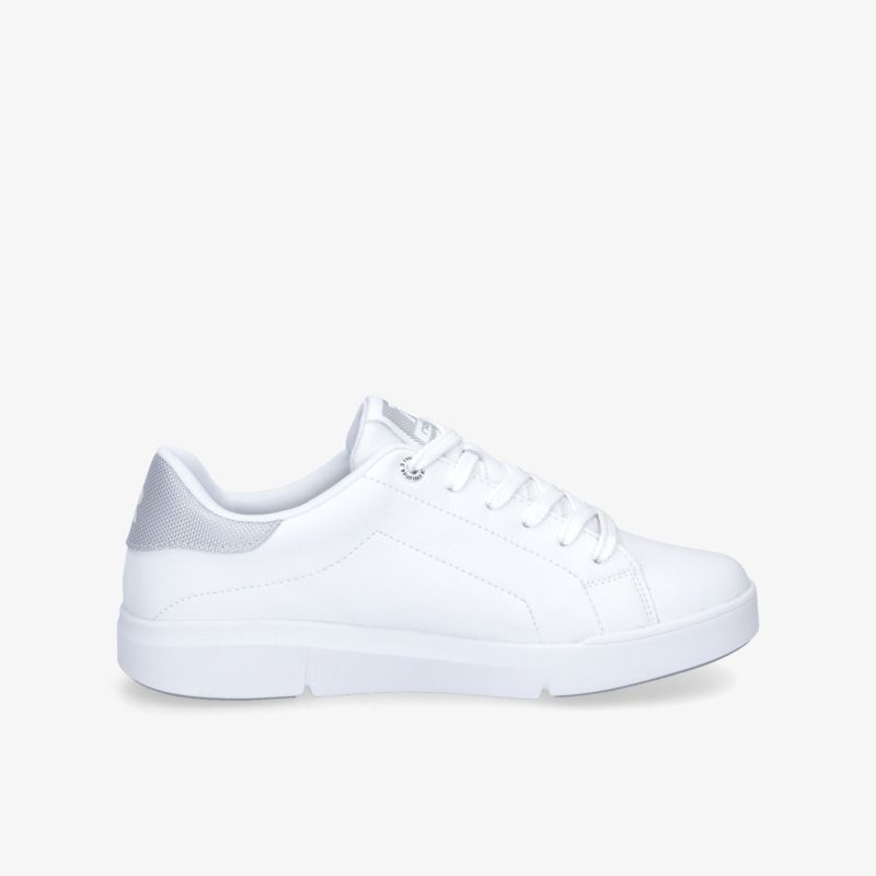 Eleganter weißer Sneaker, perfekt für jeden Anlass, kombiniert Stil mit Komfort und zeitlosem Design.