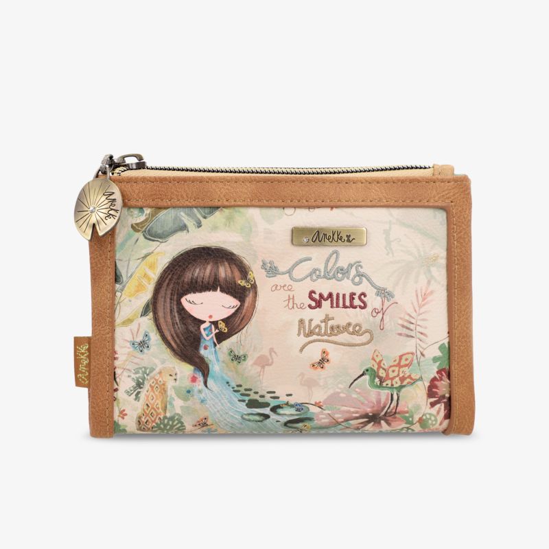 Stilvolle Geldbörse mit buntem Design und praktischem Reißverschluss für den Alltag.