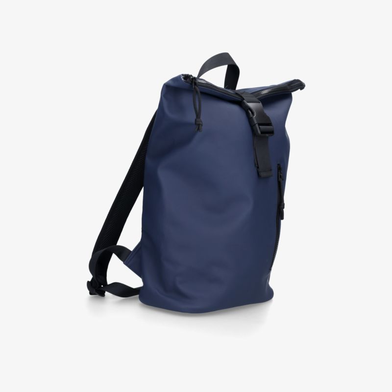 Moderner blauer Rucksack mit robustem Material, verstellbaren Trägern und sicherem Verschluss für hohen Tragekomfort