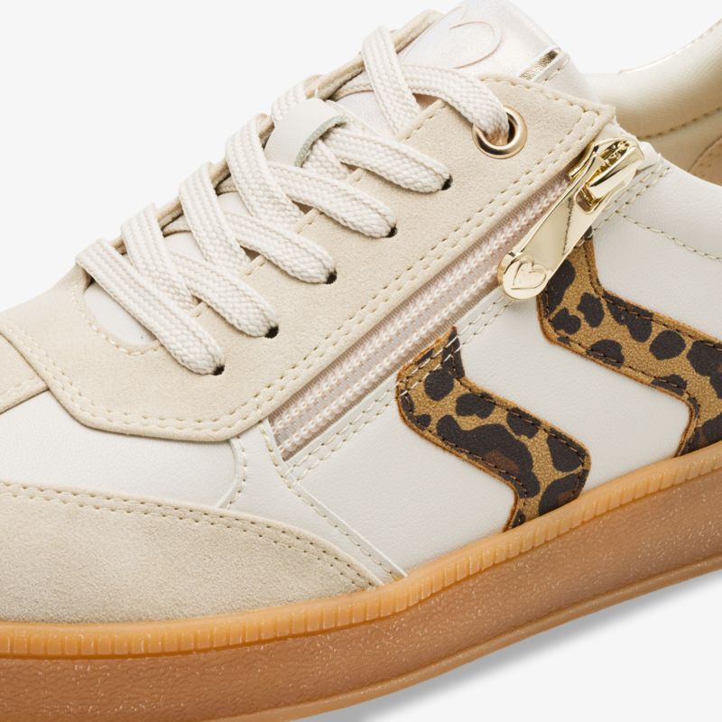 Beiger Sneaker mit praktischem Reißverschluss und stylischem Leo-Print für komfortablen und trendigen Look