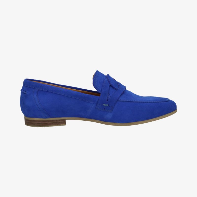 Blauer Loafer aus weichem Veloursleder mit flacher Sohle, elegant und bequem für den Alltag