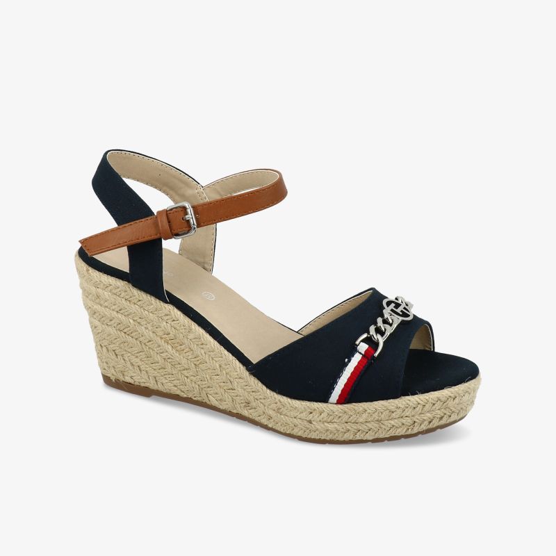 Elegante Keilsandalette mit geflochtener Sohle und modischem Riemen für stilvollen Tragekomfort im Sommer