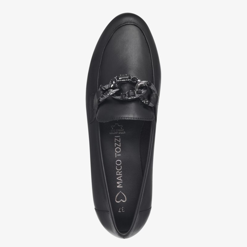 Eleganter schwarzer Loafer aus Glattleder mit dekorativer Zierkette und komfortabler Passform
