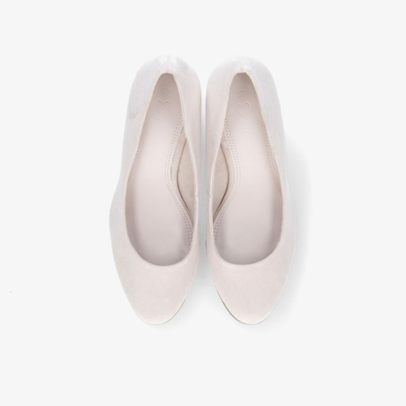 Elegante und bequeme weiße Ballerinas, perfekt für vielseitigen Einsatz