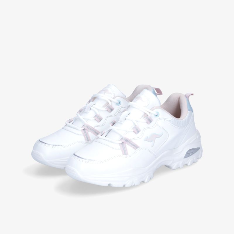 Weiße Sneaker mit sportlichem Design und gepolsterter Sohle für optimalen Komfort und stilvolles Auftreten.