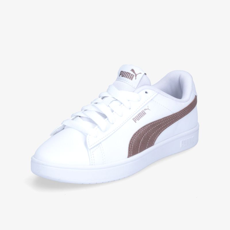 Moderner weißer Sneaker mit charakteristischer Seitenlinie, ideal für sportliche und alltägliche Anlässe.