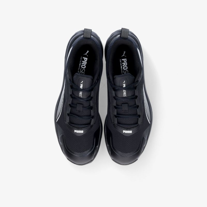 Moderne Sportschuhe in klassischem Schwarz, ideal für optimalen Komfort und stilbewusste Auftritte beim Sport.