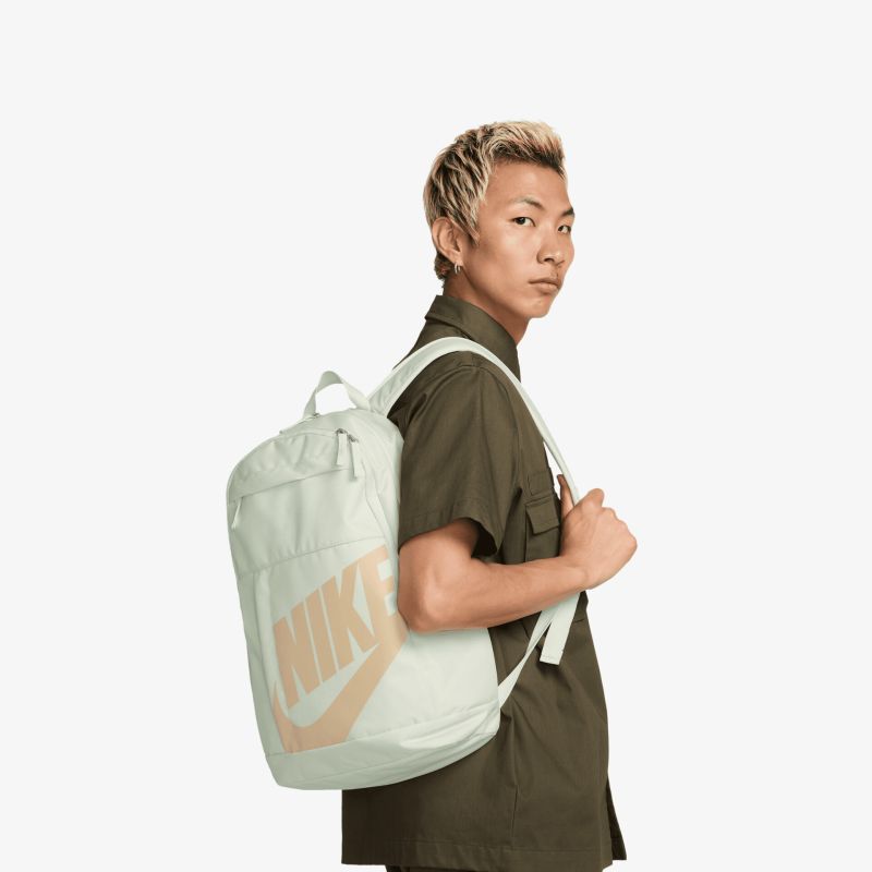 Moderner, großer und leichter Rucksack mit verstellbaren Trägern, geeignet für vielseitige Nutzung und hohen Tragekomfort